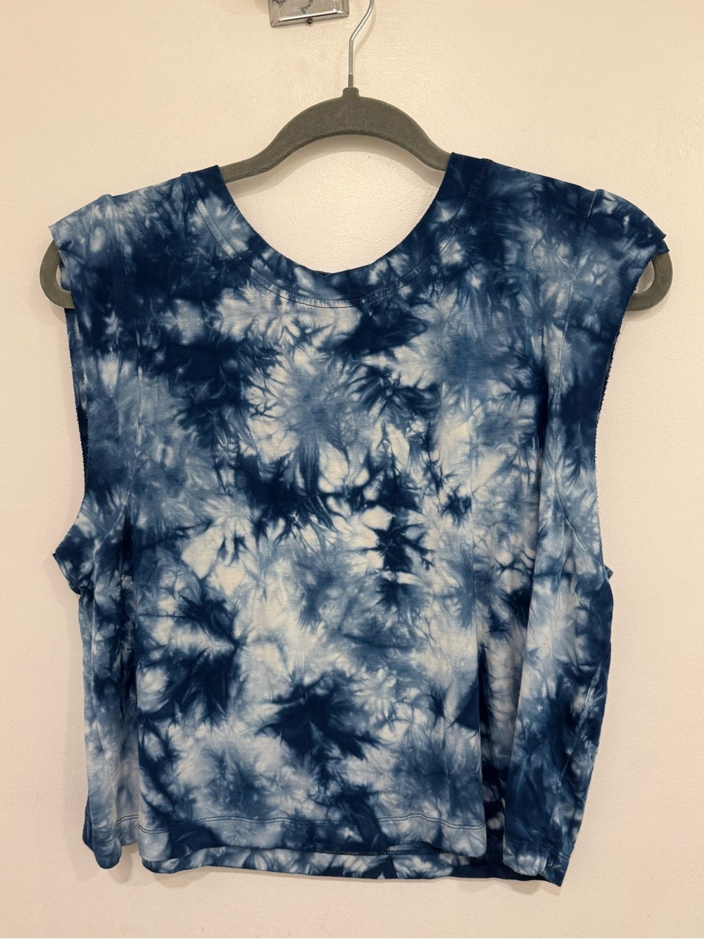 JoyLab Blue & White Tie Dye Cropped Tank Top (L)